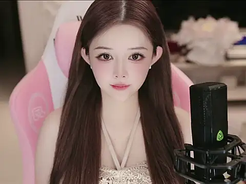 azi666523 online show from May 24, 12:32 pm