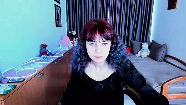 Snapshot of MiniLysii chatting on June 11, 6:11 am MiniLysii online show from June 11, 6:11 am
