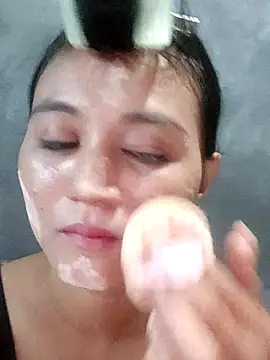 Snapshot of Rayya_ayy chatting on May 7, 9:03 am Rayya ayy online show from May 7, 9:03 am