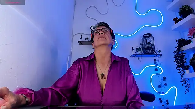 Snapshot of selena_ferreira chatting on July 29, 7:01 pm selena ferreira online show from July 29, 7:01 pm