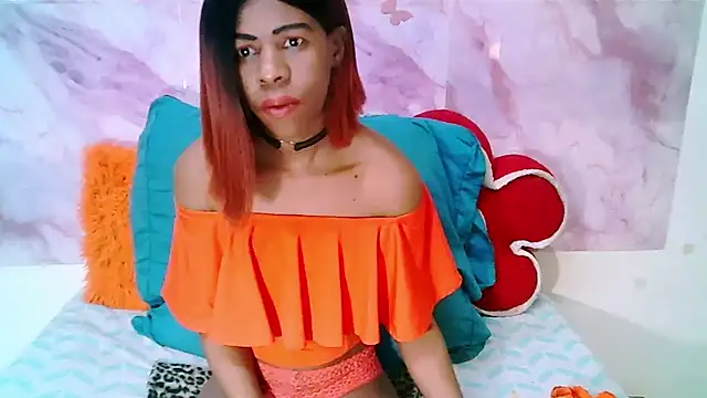 Snapshot of EbonySweetPeach chatting on June 23, 5:38 am EbonySweetPeach online show from June 23, 5:38 am