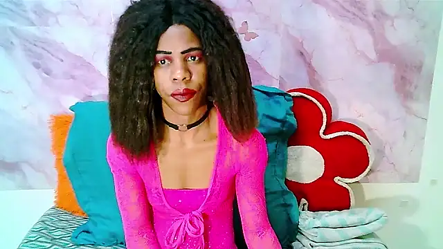 Snapshot of EbonySweetPeach chatting on July 6, 7:27 pm EbonySweetPeach online show from July 6, 7:27 pm