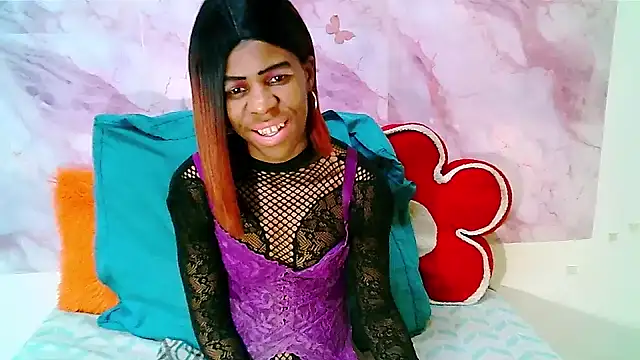 Snapshot of EbonySweetPeach chatting on July 11, 5:54 am EbonySweetPeach online show from July 11, 5:54 am