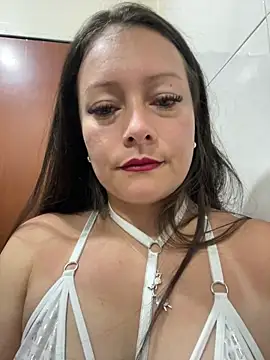 SamiiContreras  online show from June 3, 2:33 pm
