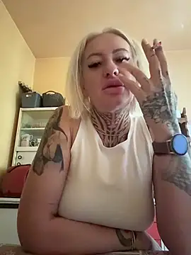 wowblue83 online show from April 24, 9:23 am