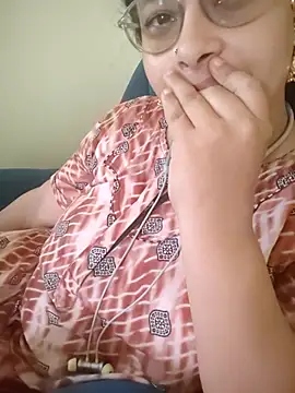 Snapshot of Call_Honey chatting on May 9, 5:23 am Call Honey online show from May 9, 5:23 am