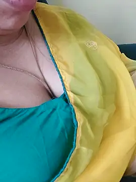 Snapshot of Call_Honey chatting on June 11, 2:53 am Call Honey online show from June 11, 2:53 am