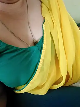 Snapshot of Call_Honey chatting on June 14, 6:04 am Call Honey online show from June 14, 6:04 am