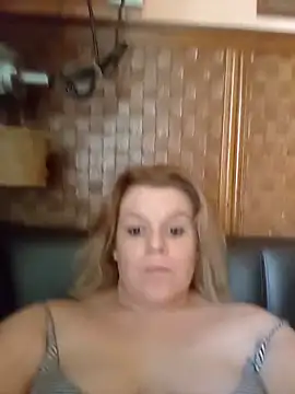 Snapshot of Maryquenn chatting on June 15, 10:39 am Maryquenn online show from June 15, 10:39 am