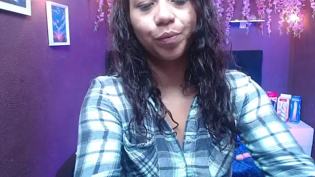 Snapshot of monik299 chatting on April 27, 1:09 pm monik299 online show from April 27, 1:09 pm