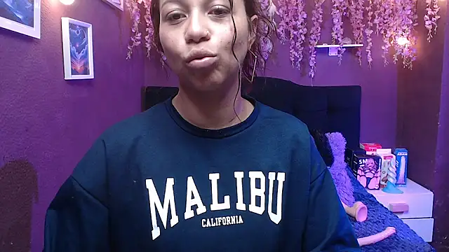 Snapshot of monik299 chatting on April 30, 1:17 pm monik299 online show from April 30, 1:17 pm