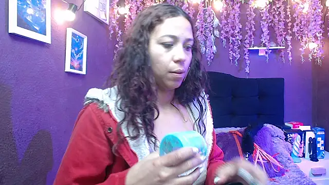 Snapshot of monik299 chatting on May 26, 2:02 pm monik299 online show from May 26, 2:02 pm