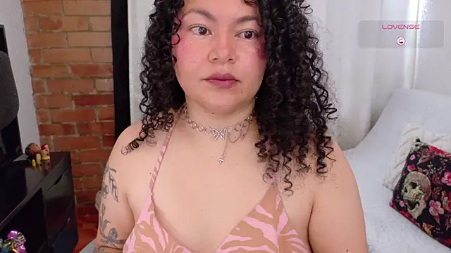 MissBronte online show from April 25, 4:15 pm