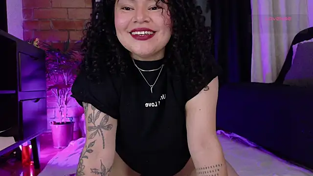 Snapshot of MissBronte chatting on April 30, 12:50 am MissBronte online show from April 30, 12:50 am