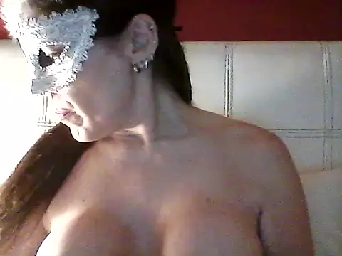 Snapshot of alexianew chatting on May 8, 6:13 pm alexianew online show from May 8, 6:13 pm