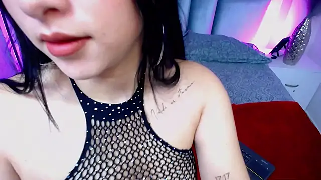 EmmyCastillo online show from July 7, 2:10 pm