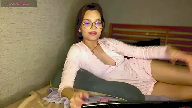 TessaLust  online show from May 9, 8:03 pm