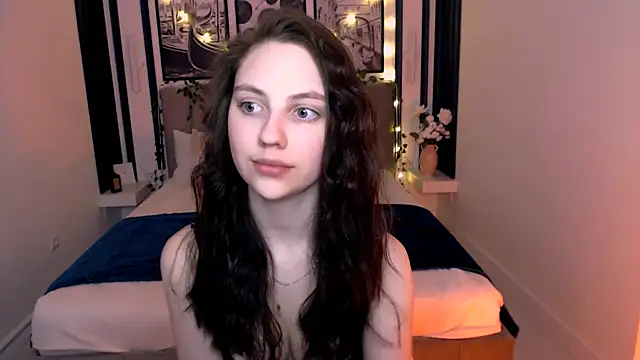 Snapshot of _AliceWells chatting on April 29, 6:06 am AliceWells online show from April 29, 6:06 am