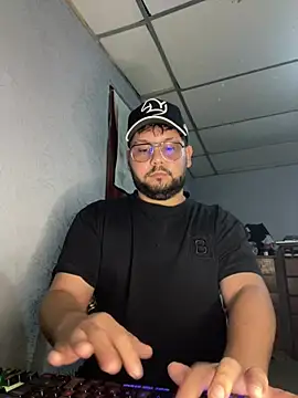 sexy men22cm online show from June 5, 1:56 am