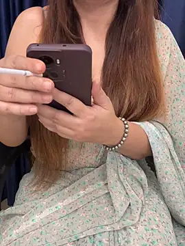 Naughty-Shreenn online show from June 11, 7:56 pm