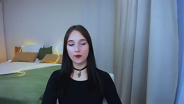 JulietteMonli online show from June 18, 11:25 am