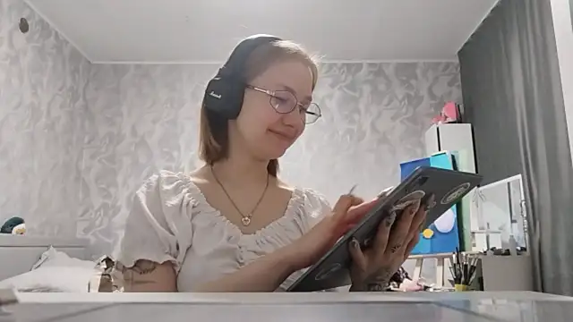 MyungWormington online show from April 25, 11:24 am