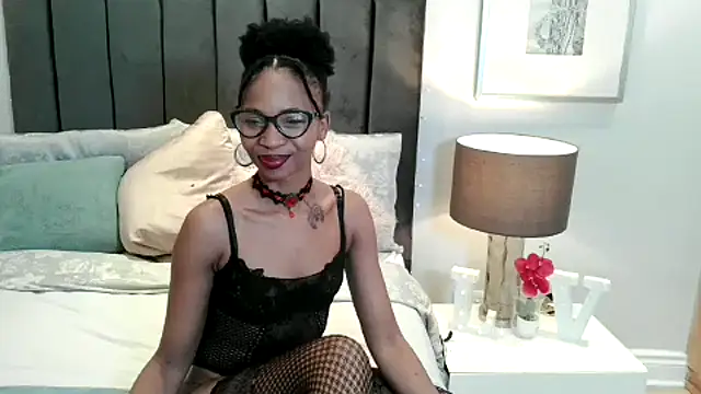Snapshot of Miss-Erotic-Narcotic chatting on June 4, 9:32 pm Miss-Erotic-Narcotic online show from June 4, 9:32 pm