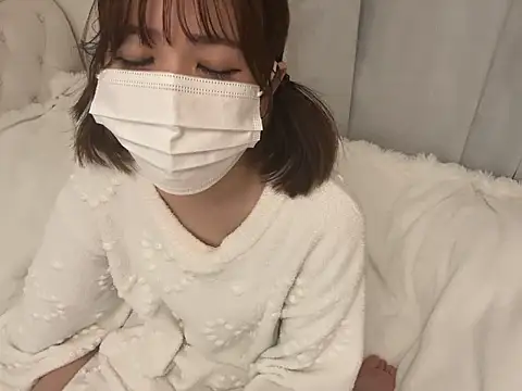 hiyo vv  online show from April 24, 11:18 pm