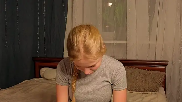 Snapshot of LavonaMadlem chatting on June 5, 9:09 pm LavonaMadlem online show from June 5, 9:09 pm