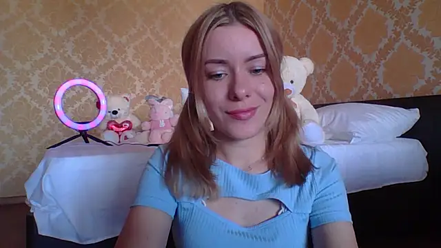 Snapshot of Softy_Aura_ chatting on June 24, 10:36 am Softy Aura online show from June 24, 10:36 am