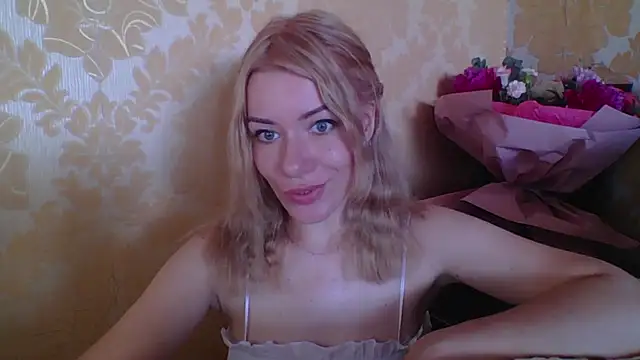 Snapshot of Softy_Aura_ chatting on July 2, 10:21 am Softy Aura online show from July 2, 10:21 am