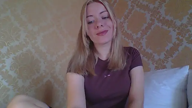 Snapshot of Softy_Aura_ chatting on July 16, 11:05 am Softy Aura online show from July 16, 11:05 am