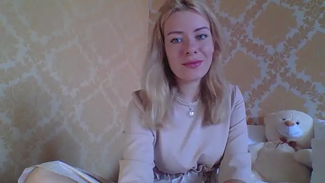 Snapshot of Softy_Aura_ chatting on July 25, 9:07 am Softy Aura online show from July 25, 9:07 am