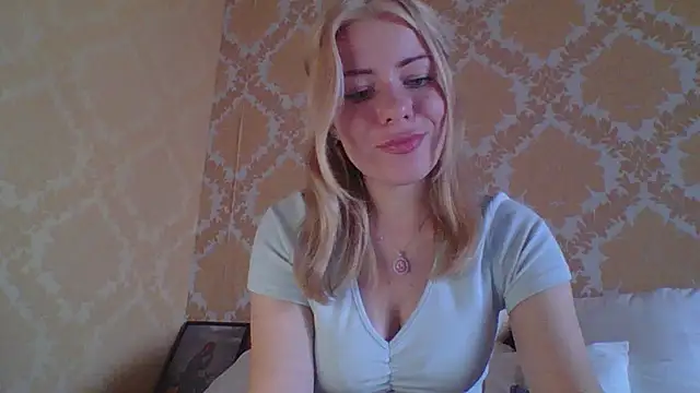 Snapshot of Softy_Aura_ chatting on July 28, 2:13 pm Softy Aura online show from July 28, 2:13 pm