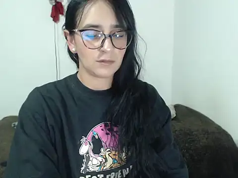 Snapshot of ASHLEYLOVE11 chatting on May 11, 1:50 pm ASHLEYLOVE11 online show from May 11, 1:50 pm