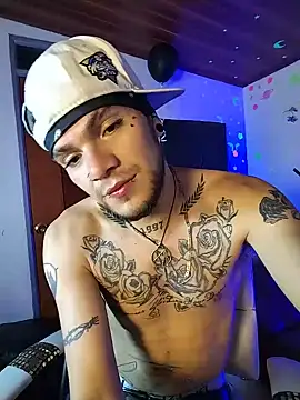 FonixXBelialX online show from June 5, 1:45 am