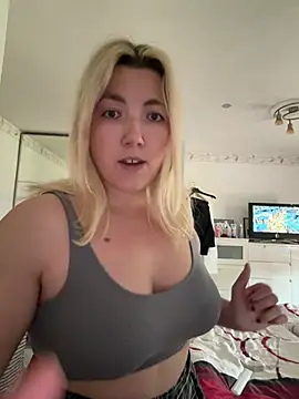 LaurasStar online show from May 9, 12:10 pm