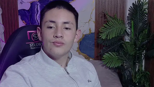 Snapshot of Andres_Tay chatting on May 25, 2:17 am Andres Tay online show from May 25, 2:17 am