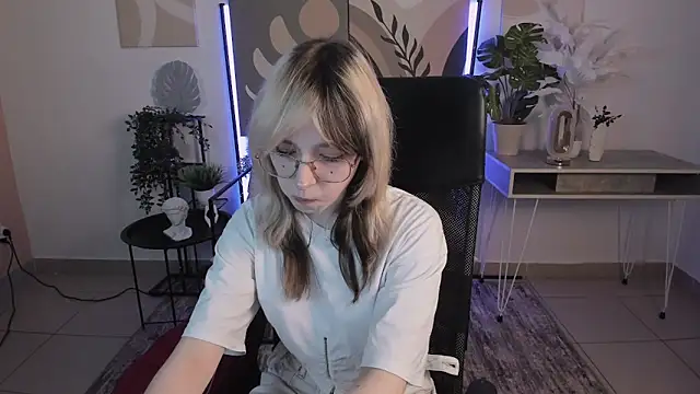 NyxCalderra online show from June 5, 4:41 am