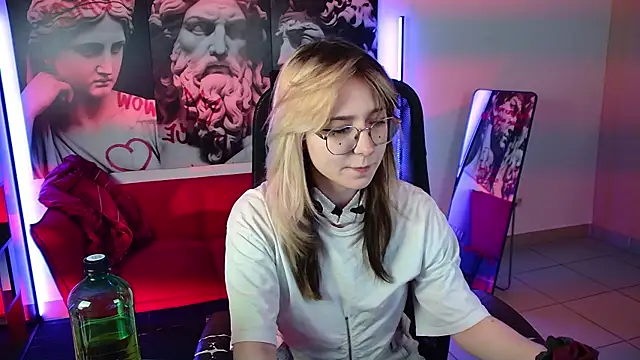 NyxCalderra online show from June 7, 1:32 am