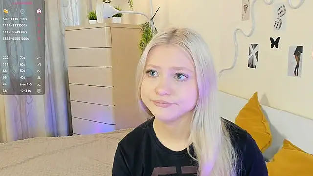 Snapshot of MidnightPoise chatting on May 27, 5:15 am MidnightPoise online show from May 27, 5:15 am