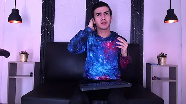 Snapshot of Feiccer_Castquer chatting on May 6, 11:26 am Feiccer Castquer online show from May 6, 11:26 am