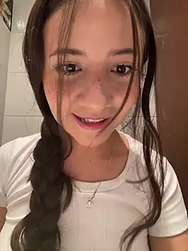 Snapshot of AmyPalacioss chatting on May 3, 9:43 pm AmyPalacioss online show from May 3, 9:43 pm