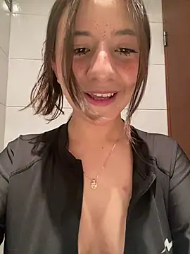 Snapshot of AmyPalacioss chatting on June 4, 9:32 pm AmyPalacioss online show from June 4, 9:32 pm