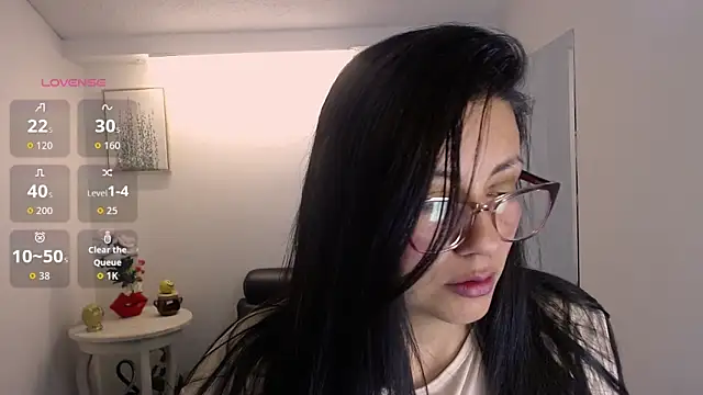 Snapshot of Valeri_bj chatting on May 2, 9:53 pm Valeri bj online show from May 2, 9:53 pm