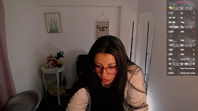Snapshot of Valeri_bj chatting on June 1, 8:32 pm Valeri bj online show from June 1, 8:32 pm