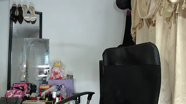 Snapshot of nadia__abaud chatting on July 17, 1:12 am nadia abaud online show from July 17, 1:12 am