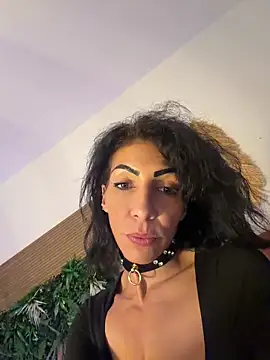 Snapshot of Yasmiinee chatting on May 31, 7:04 pm Yasmiinee online show from May 31, 7:04 pm
