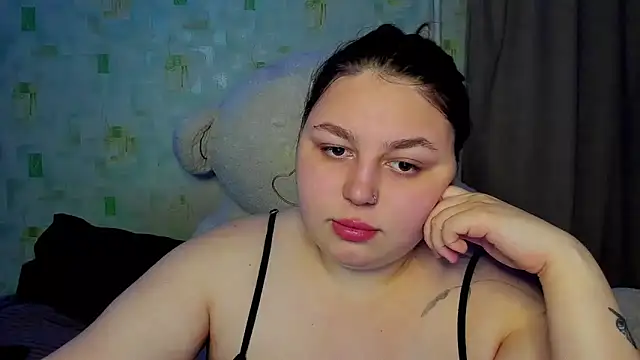 LillyHaigh online show from May 3, 11:00 pm