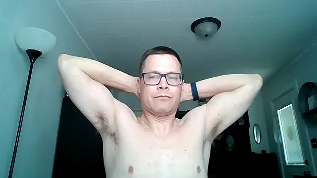 Snapshot of dadbod847364 chatting on May 11, 7:55 pm dadbod847364 online show from May 11, 7:55 pm